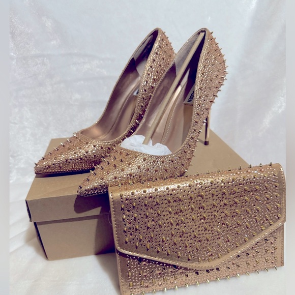 STEVE MADDEN Various Rose Gold Pumps and Matching Clutch Purse - Picture 6 of 10